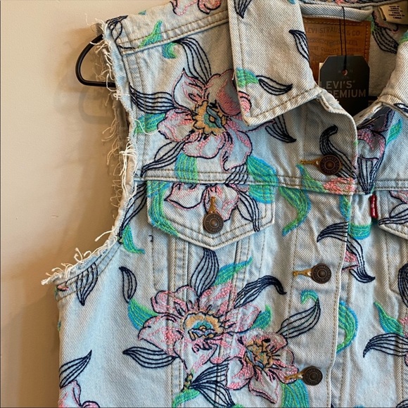 LEVI’S Premium Embroidered Floral Denim Crop Vest - Picture 7 of 14